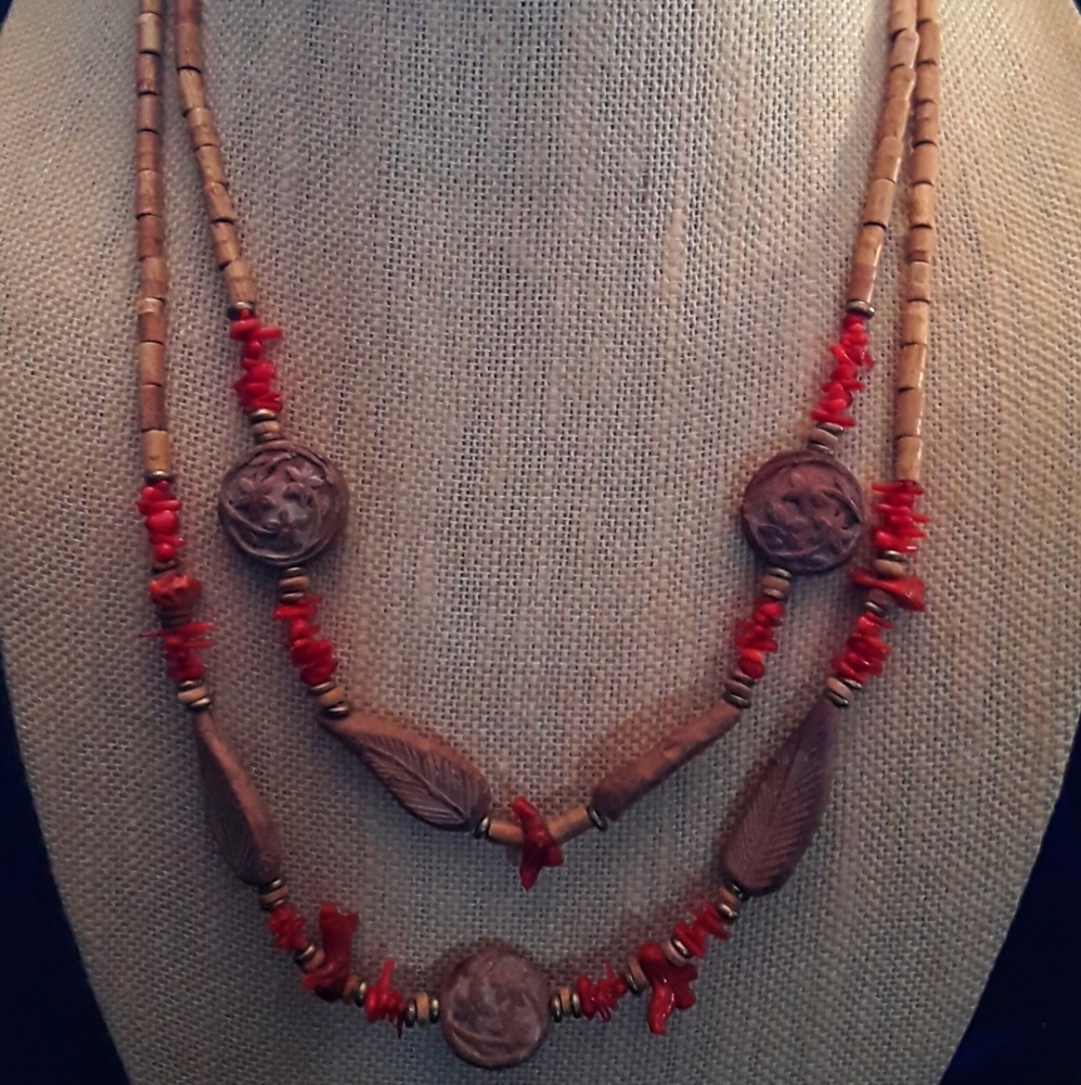 Carved Necklaice